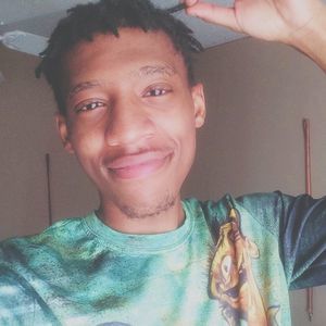 Meet your Posher, Dominique